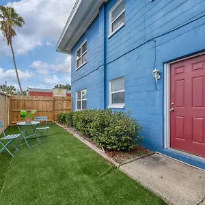 https://great-located-with-big-garden-2br-apt.hotelstampa.org