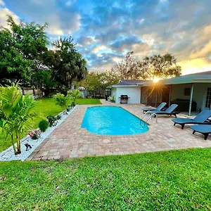 https://heated-pool-honeymoon-island-fireplace.hotelstampa.org